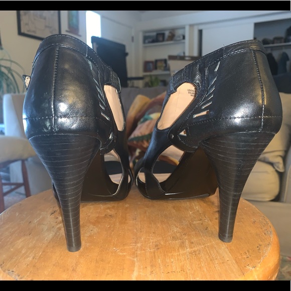 Nine West 4 inch Black Leather Heels - Picture 2 of 6
